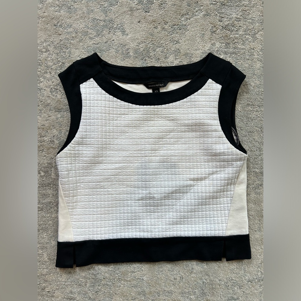 Banana Republic crop top sleeveless black and white size XS